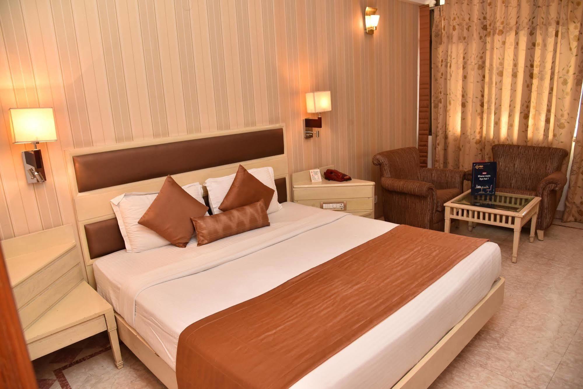 Hotel Park Grand Чандігарх Екстер'єр фото